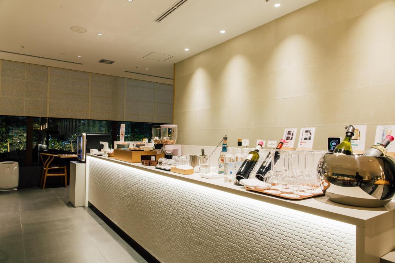 Kanazawa Tokyu Hotel מראה חיצוני תמונה The bar at the lounge