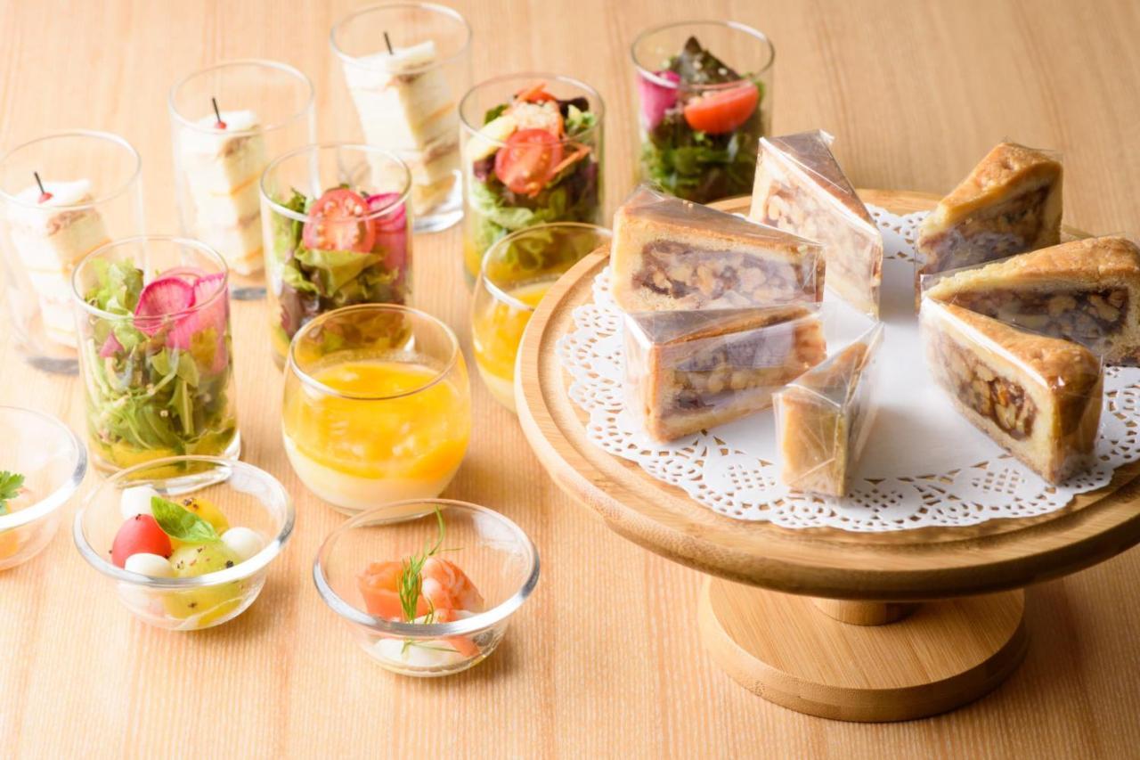 Kanazawa Tokyu Hotel מראה חיצוני תמונה A selection of canapés