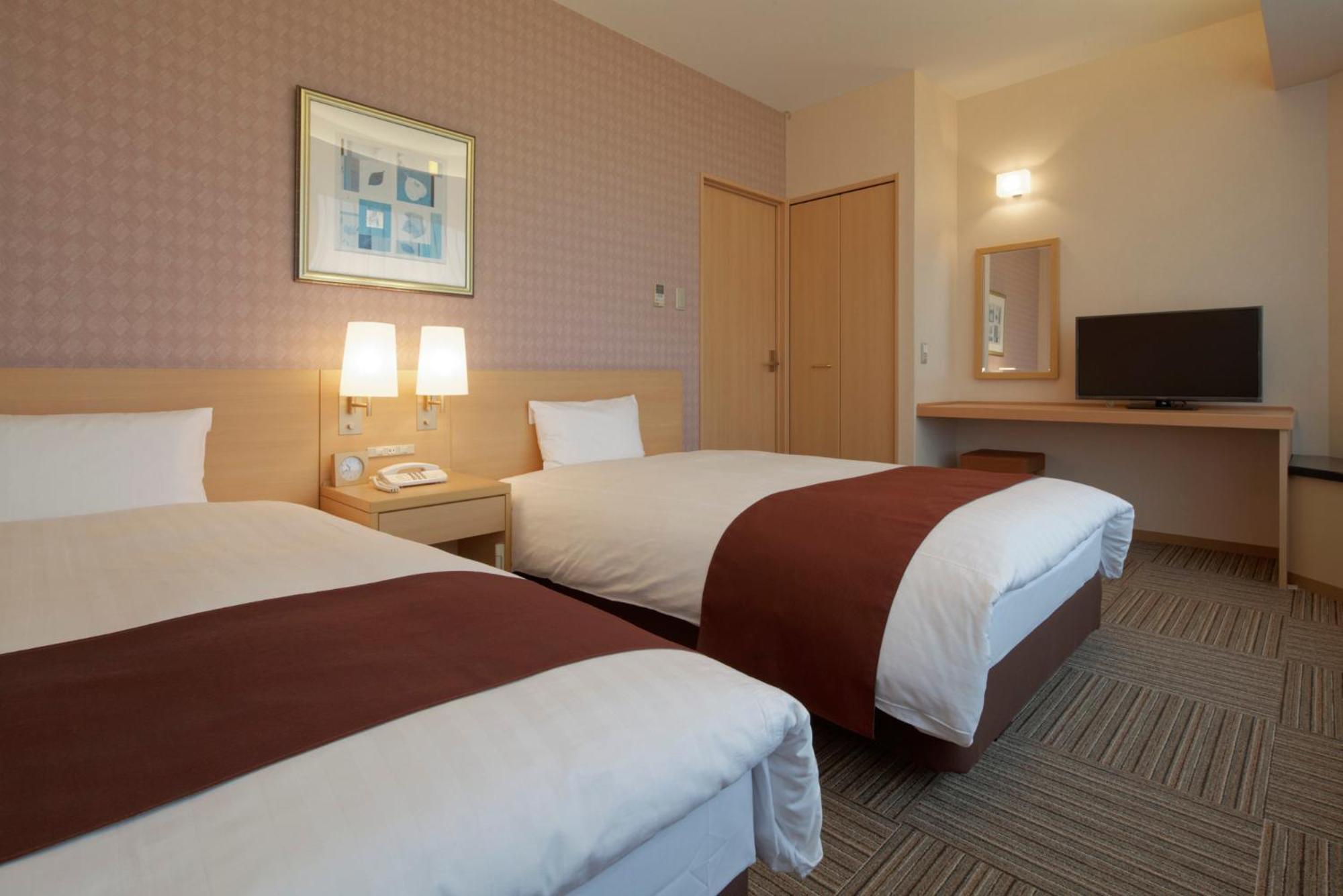 Kanazawa Tokyu Hotel מראה חיצוני תמונה A typical room at the hotel