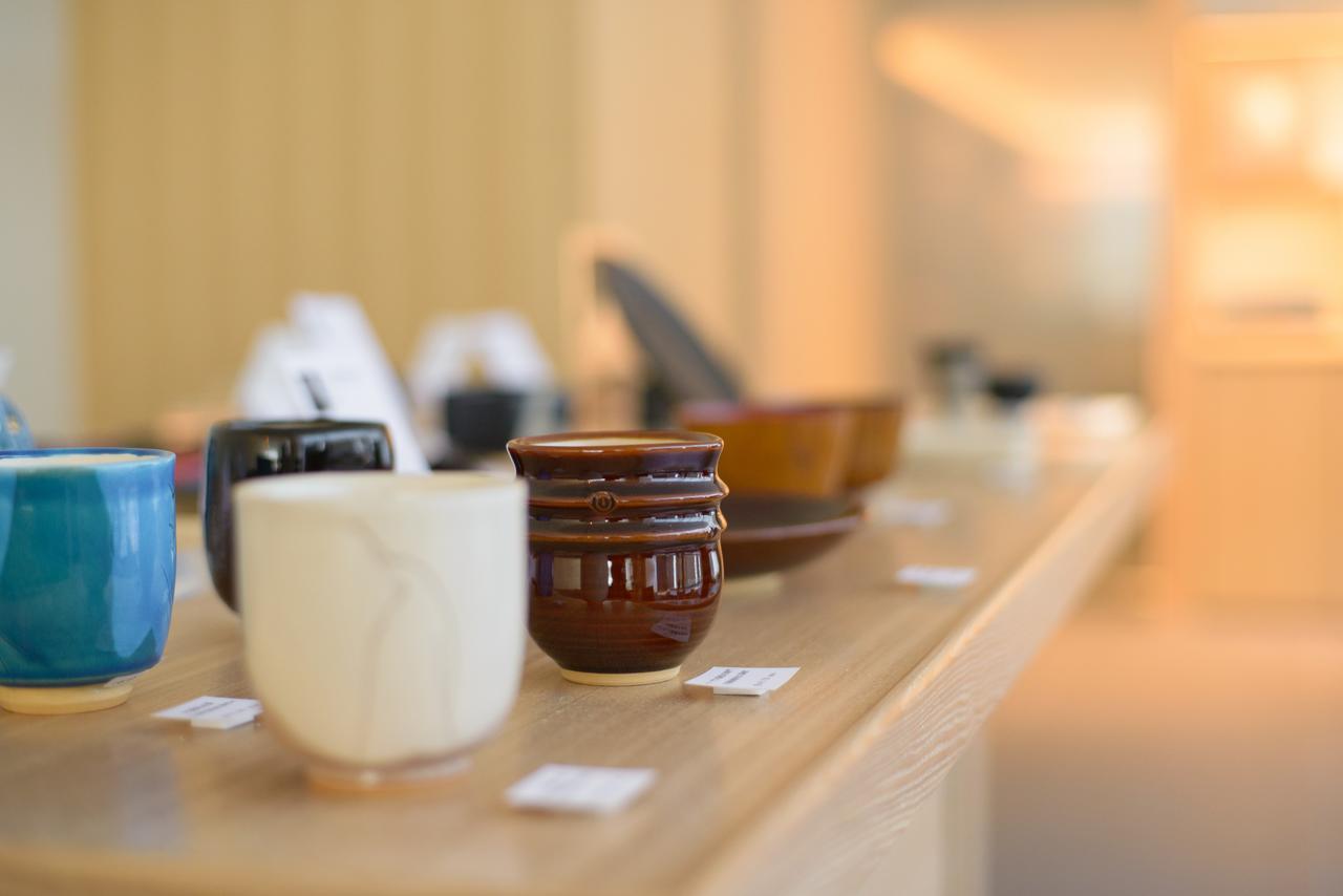 Kanazawa Tokyu Hotel מראה חיצוני תמונה A small collection of the many objects that can be used for a game of goban