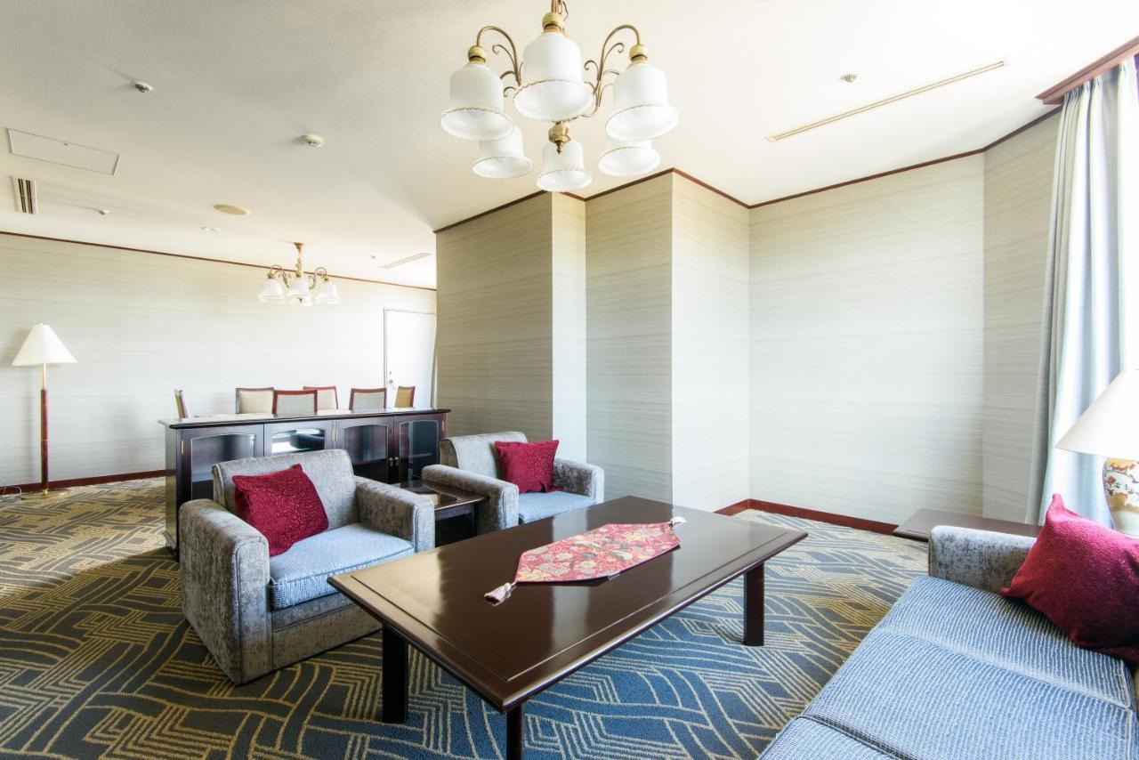 Kanazawa Tokyu Hotel מראה חיצוני תמונה A living room in a Japanese house